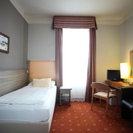 Hotel Paris Марианске-Лазне Экстерьер фото