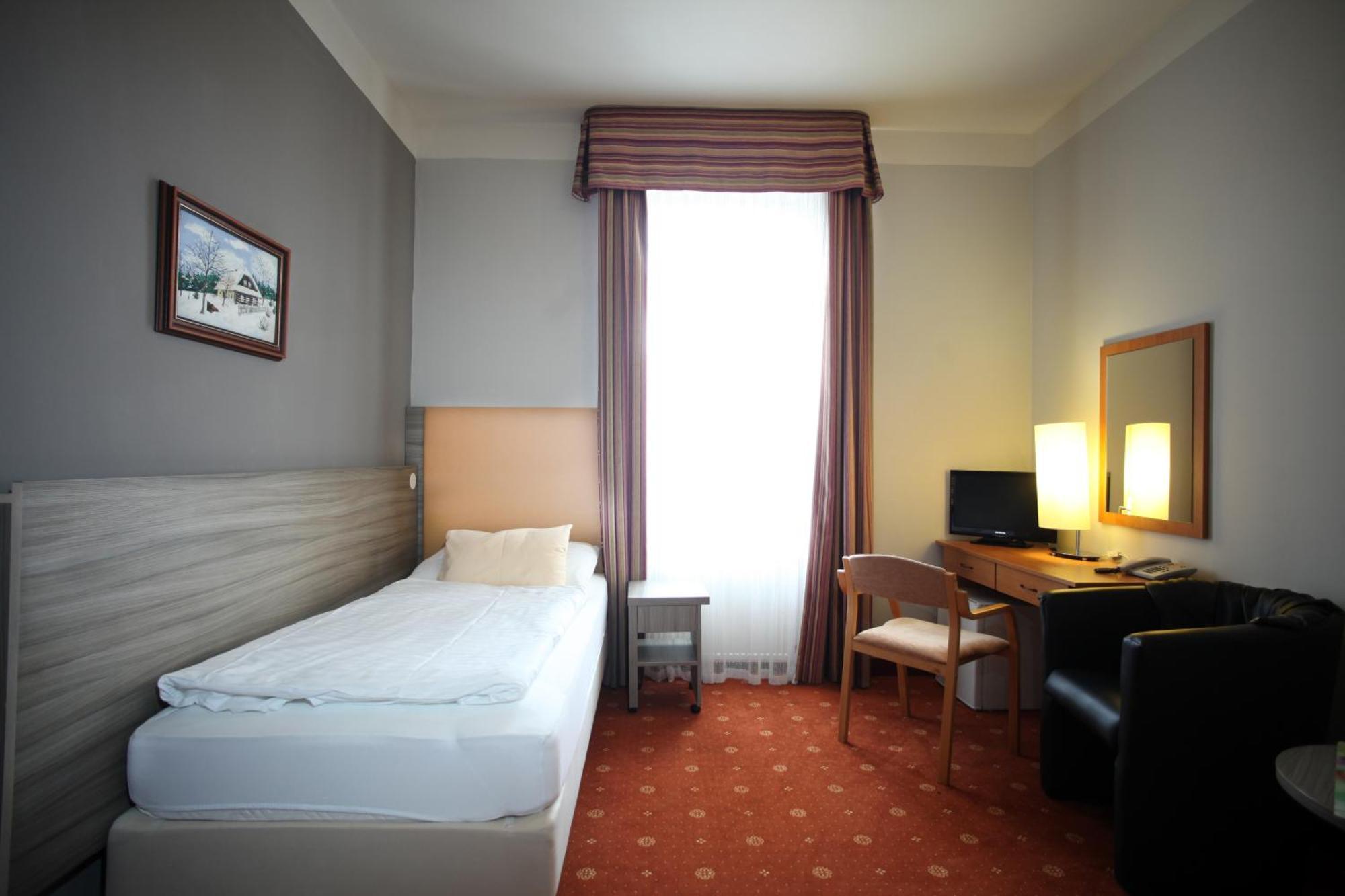 Hotel Paris Марианске-Лазне Экстерьер фото