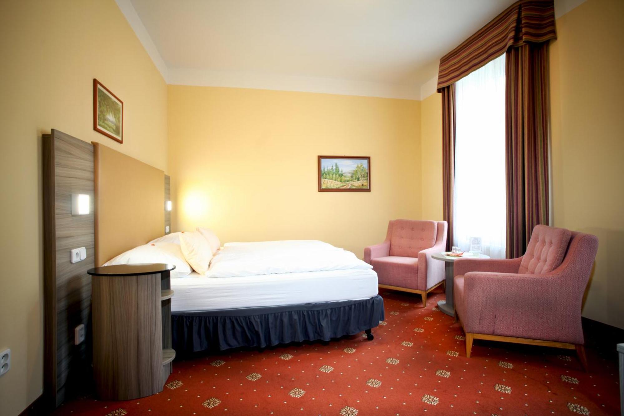 Hotel Paris Марианске-Лазне Экстерьер фото
