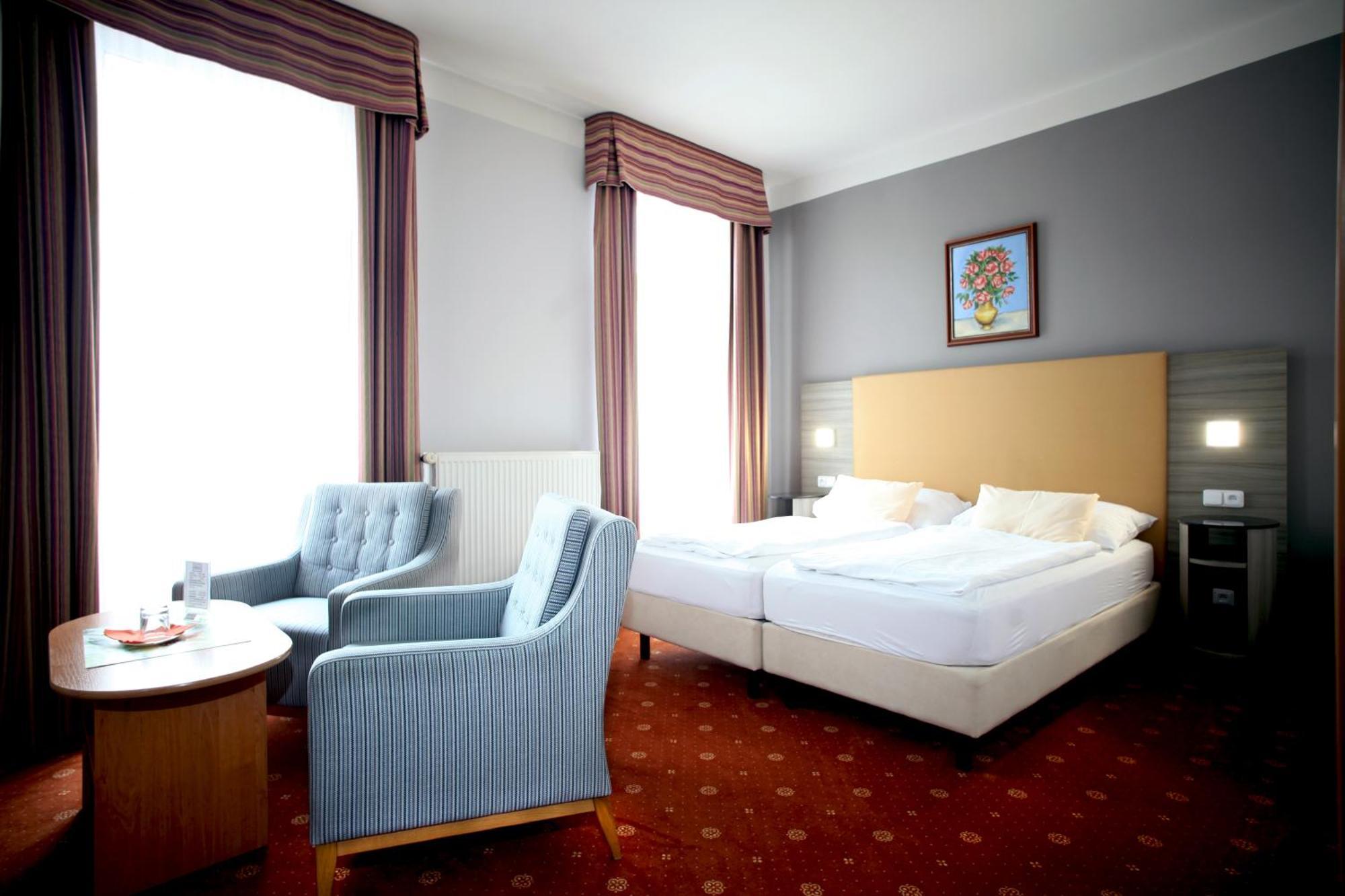 Hotel Paris Марианске-Лазне Экстерьер фото